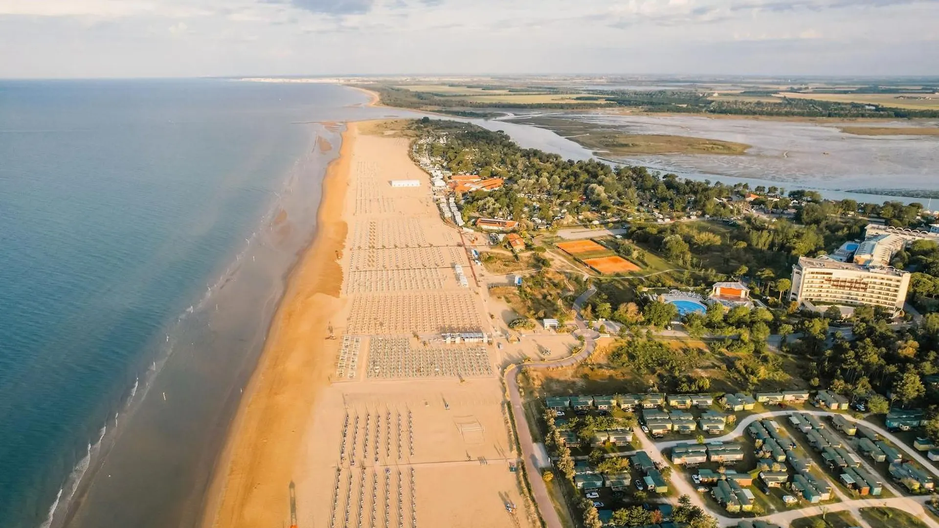 Beautiful Two-Bedroom Villa In Bibione - Beahost 0*,  Italy